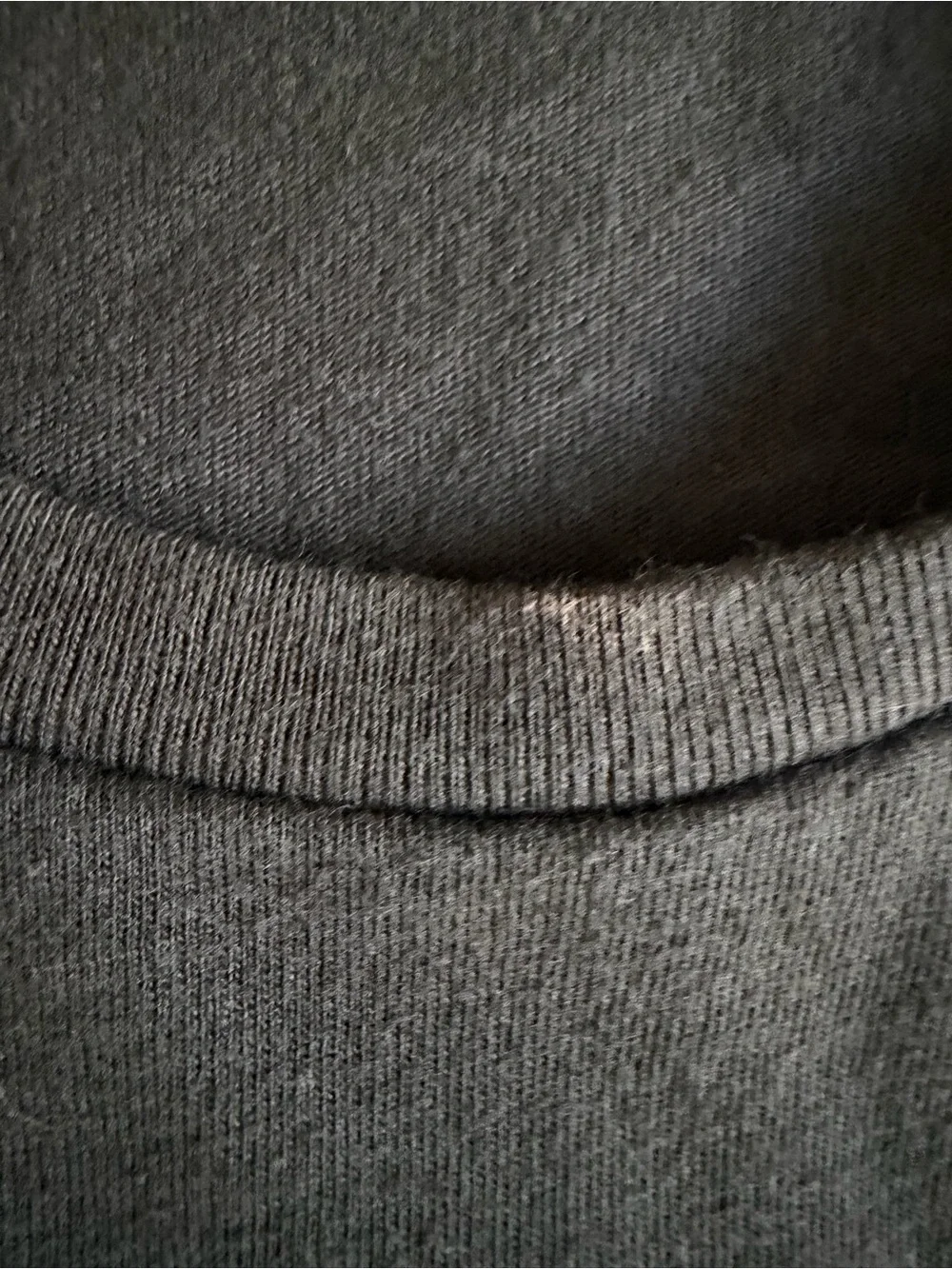 Old Navy Grey Tee with Olive Nature Graphic and Yellow Accent L. T118
